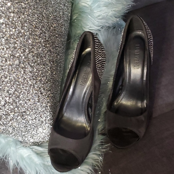 Heels - Picture 3 of 8